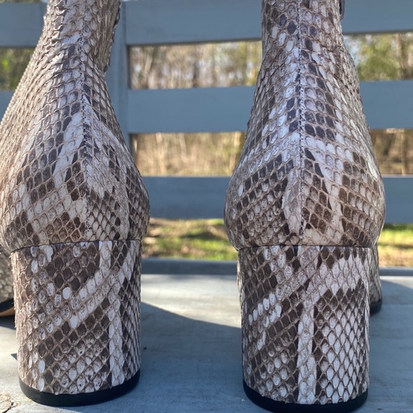 Boots - Picture 3 of 17